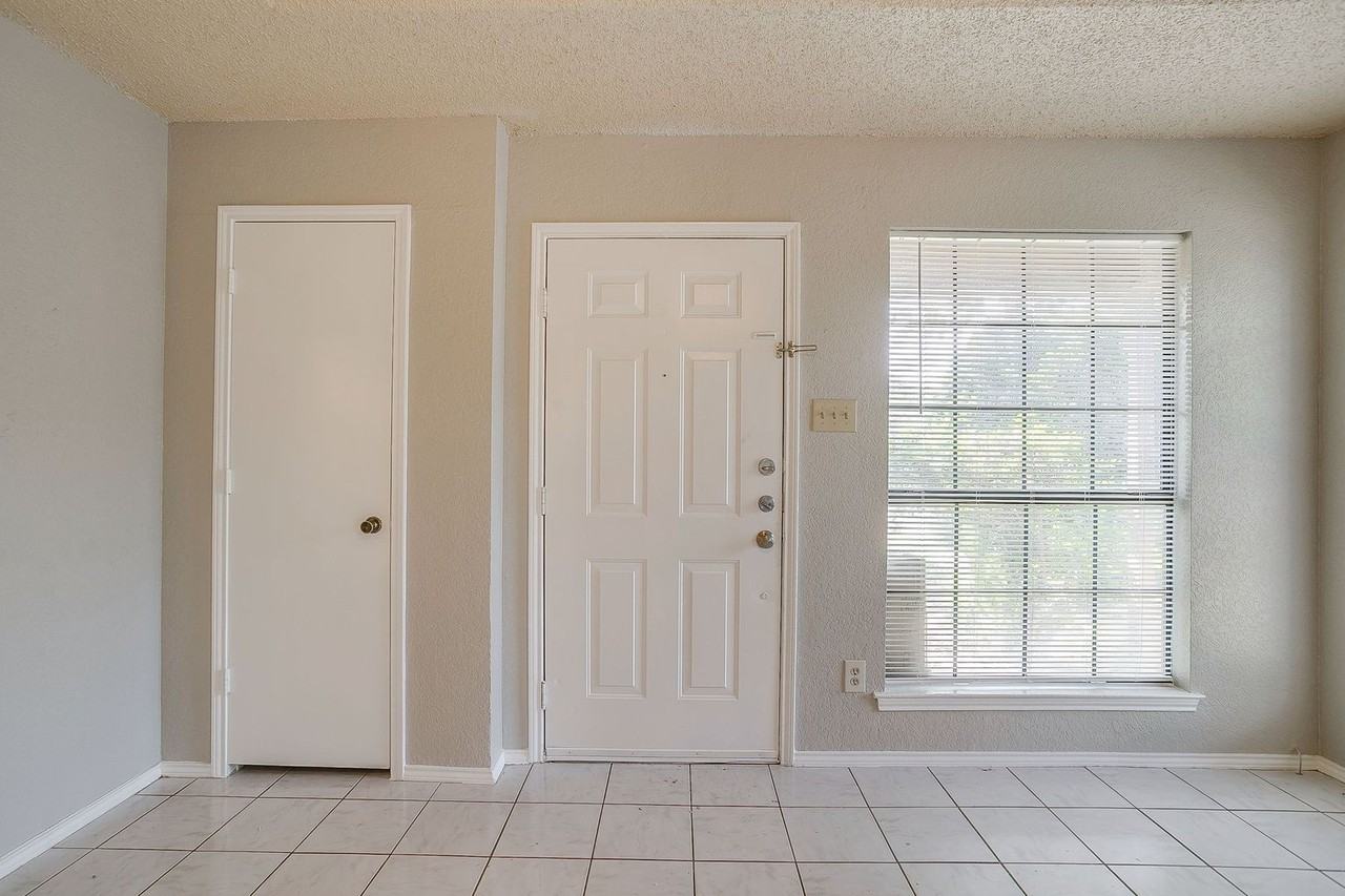 4517 Compass Ct - Photo 3 of 22