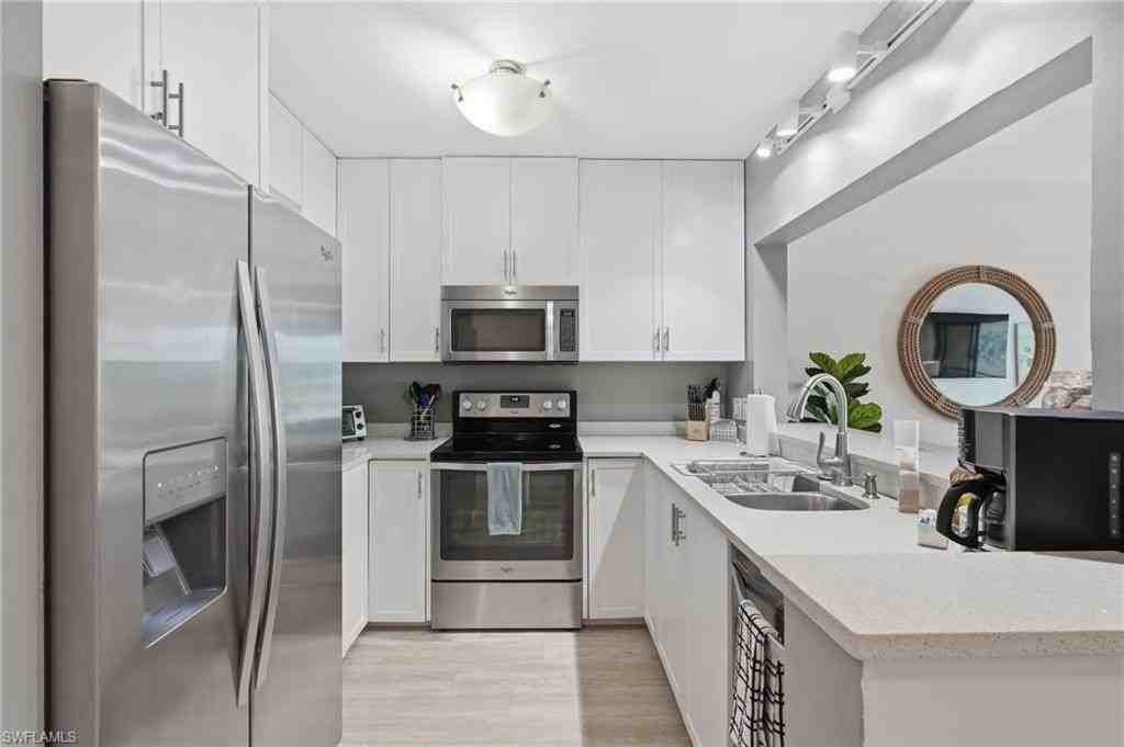803 River Point Dr #107B - Photo 6 of 22