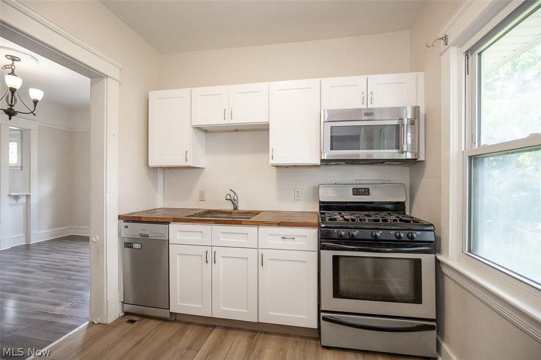 1545 Coutant Ave - Photo 2 of 18