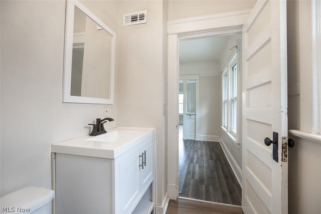 1545 Coutant Ave - Photo 6 of 18
