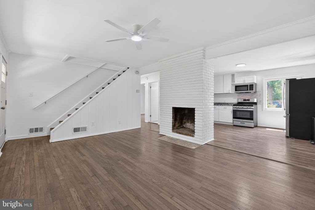 303 Nimitz Ave - Photo 3 of 29