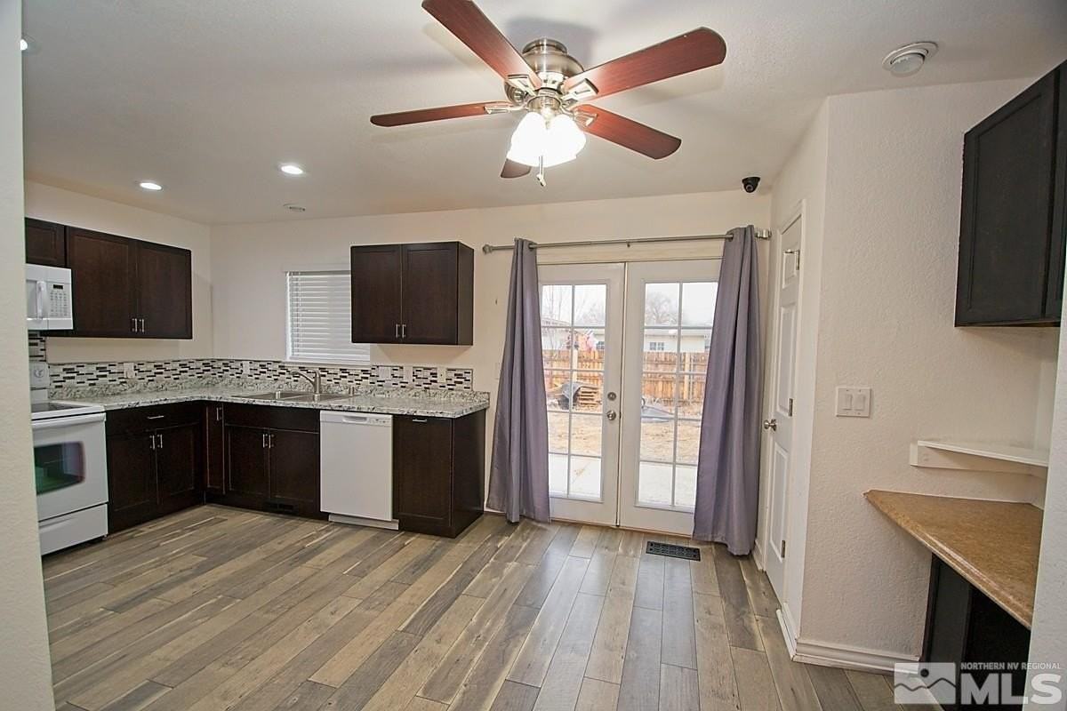 13590 Mount Olympus St - Photo 5 of 19