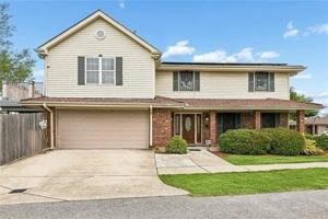 featured image of 1400 Wisteria Dr