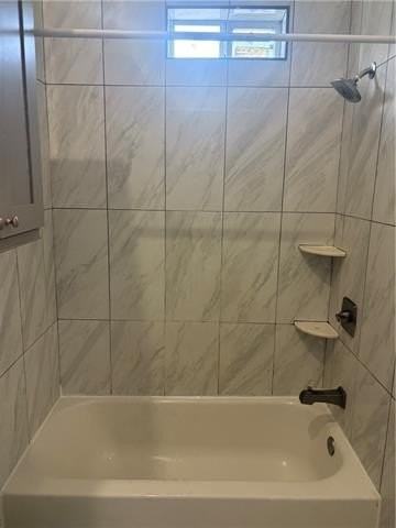 1502 S Carrollton Ave - Photo 6 of 8