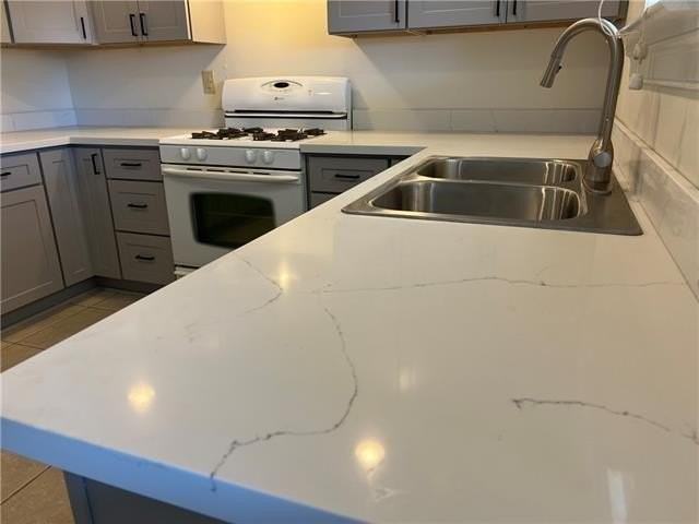 6255 Bellaire Dr - Photo 3 of 9