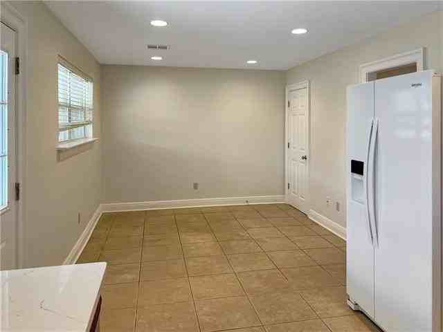 6255 Bellaire Dr - Photo 4 of 9