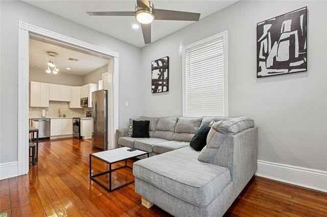 2418 Valence St - Photo 3 of 12
