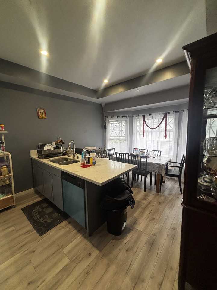 1726 West 22nd Street - Photo 5 of 15