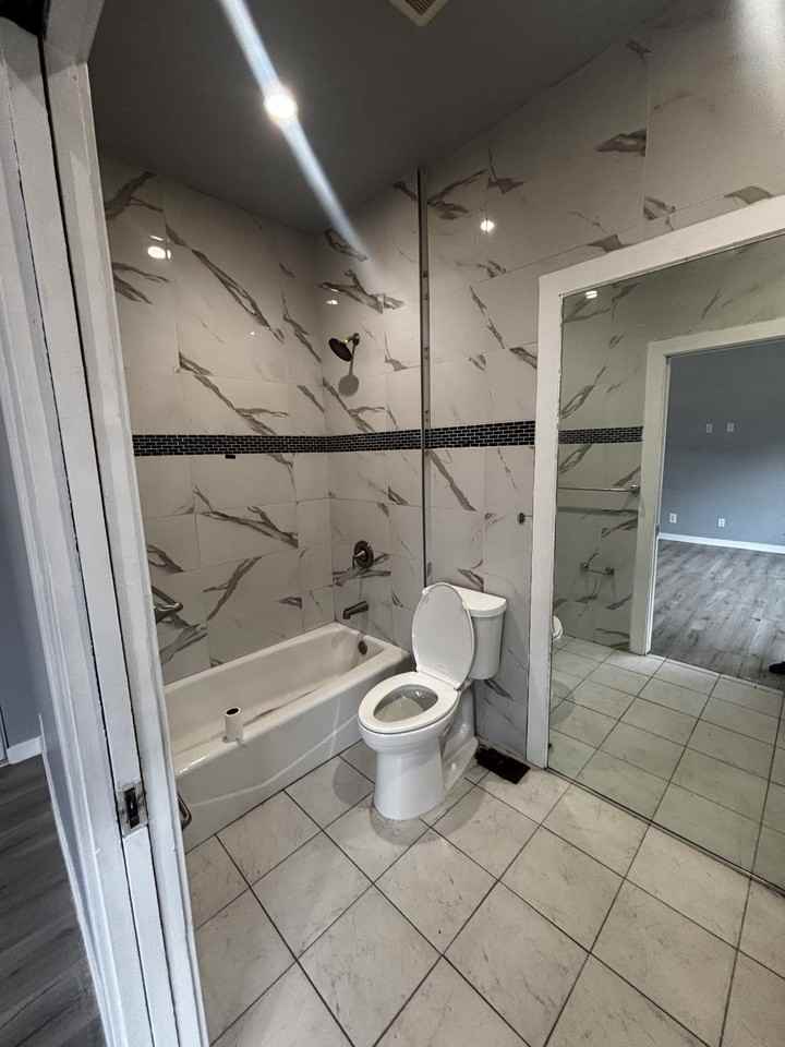 1726 West 22nd Street - Photo 6 of 15