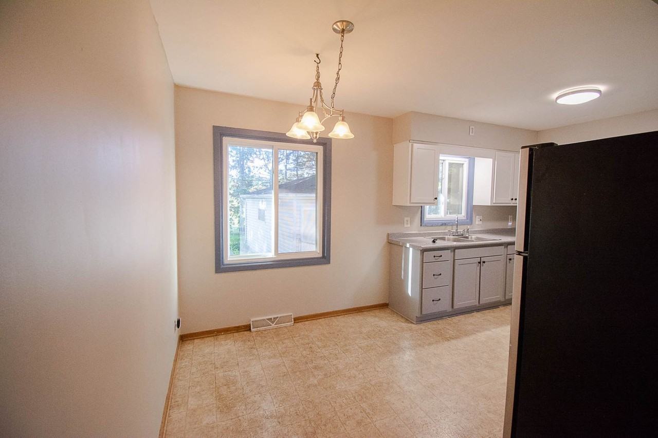 1706 34th St Nw - Photo 4 of 29
