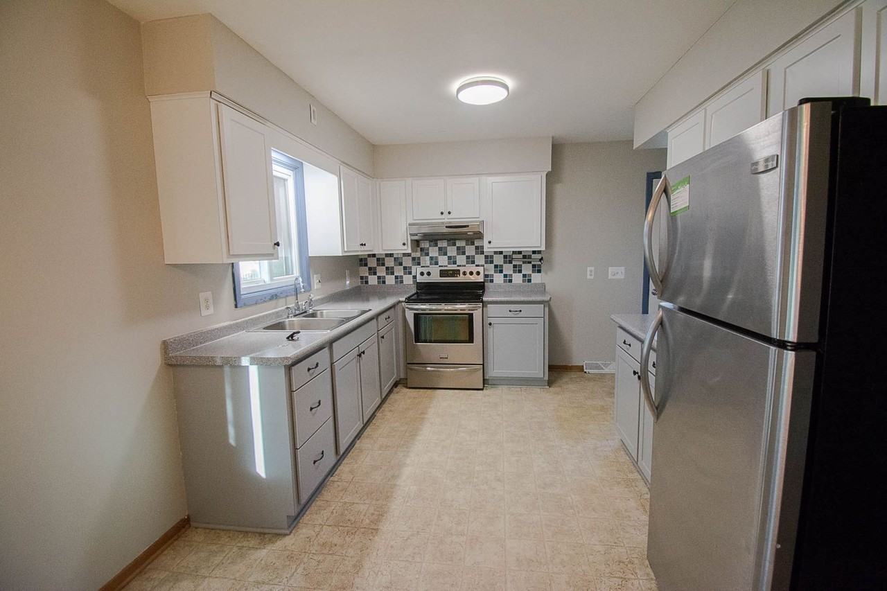 1706 34th St Nw - Photo 6 of 29
