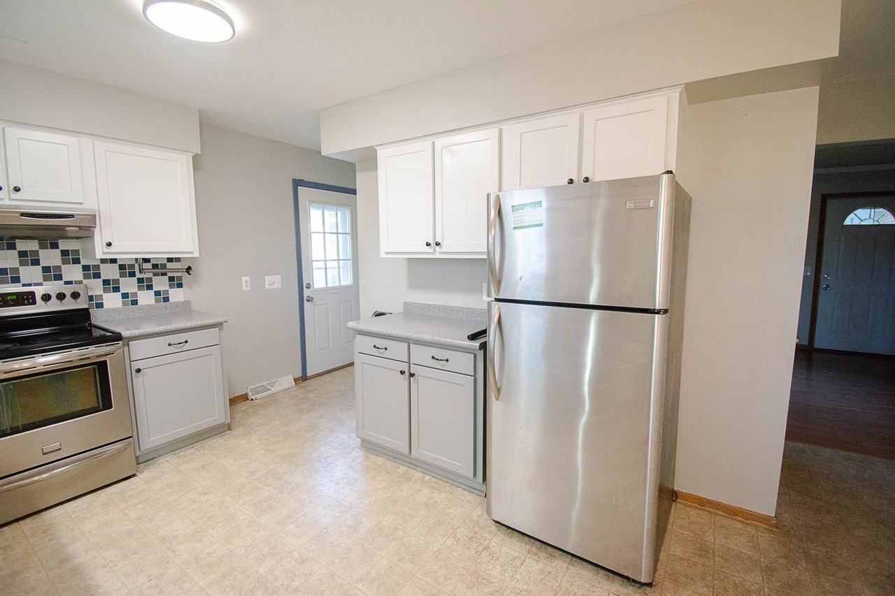 1706 34th St Nw - Photo 7 of 29