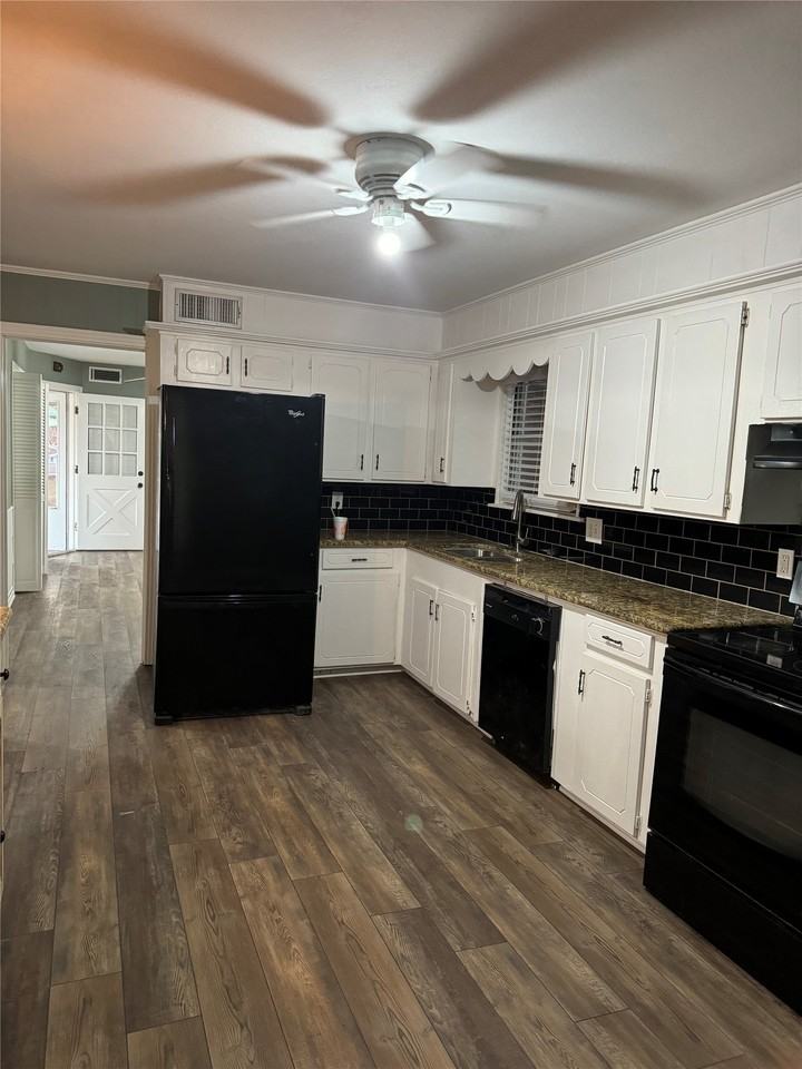 1406 Country Club Rd - Photo 6 of 26