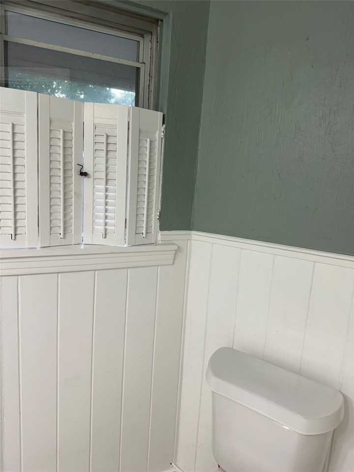 1406 Country Club Rd - Photo 7 of 26