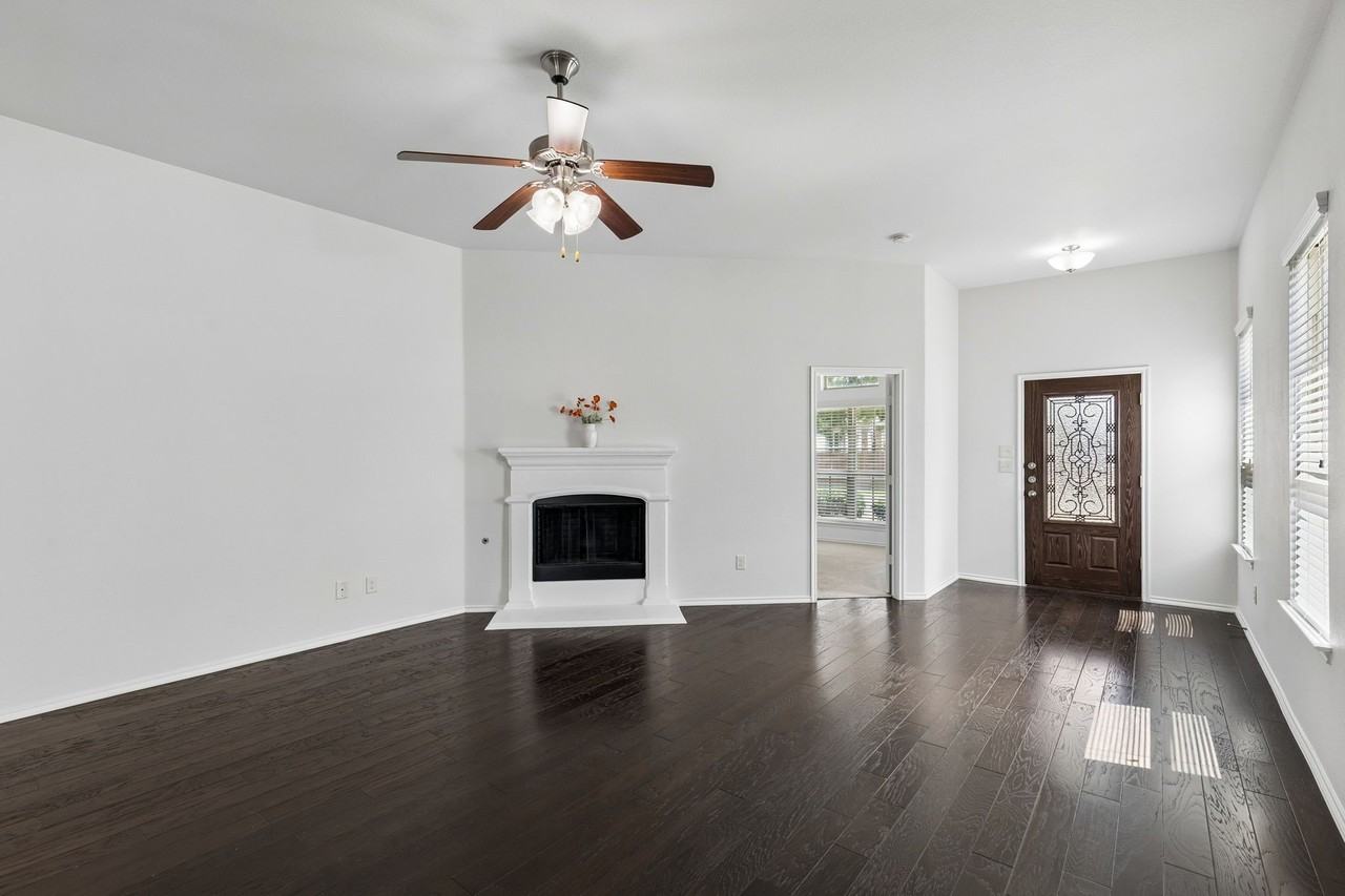 10212 Bennet Dr - Photo 4 of 29