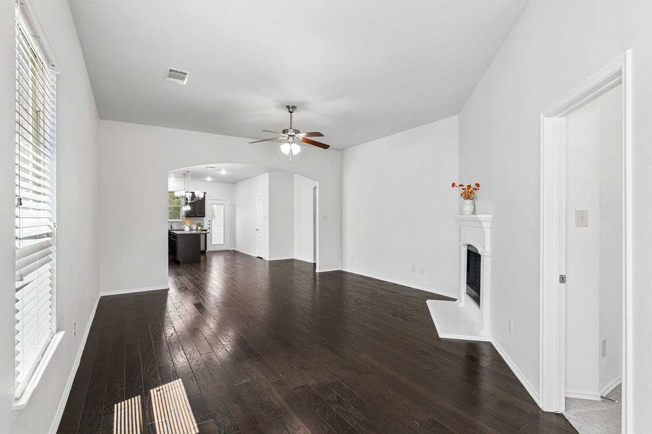10212 Bennet Dr - Photo 5 of 29