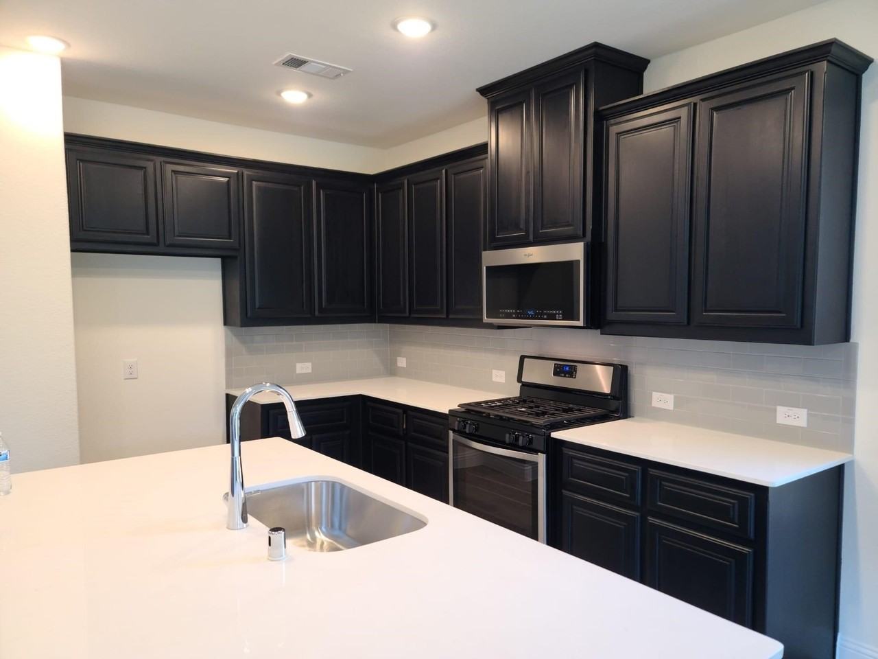 16020 Aquilla Way - Photo 5 of 12