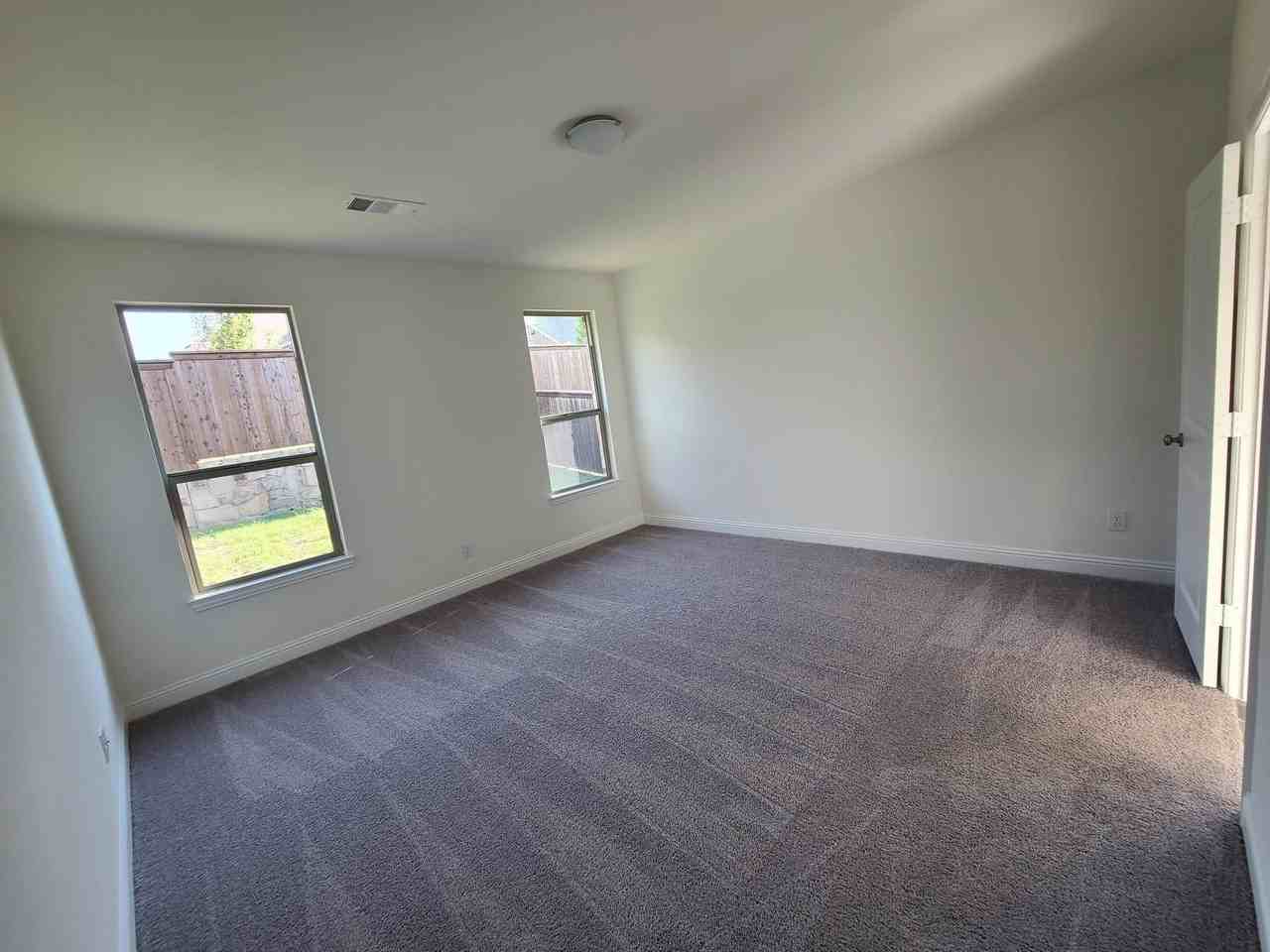 16020 Aquilla Way - Photo 6 of 12