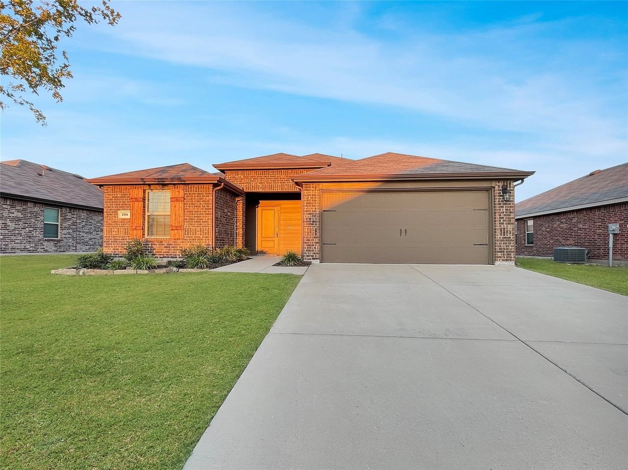 705 Farmstead Way - Photo 2 of 29
