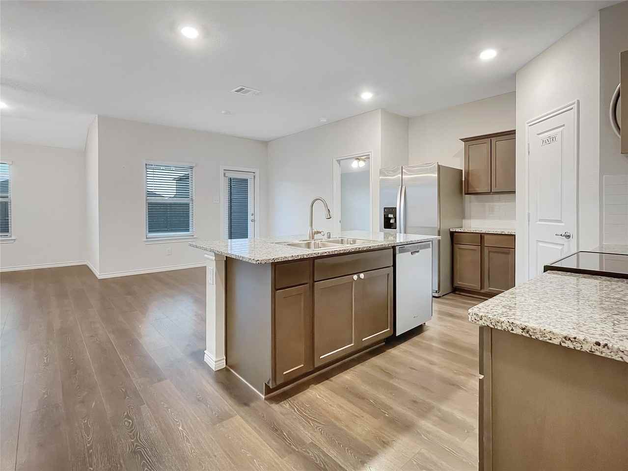 705 Farmstead Way - Photo 7 of 29