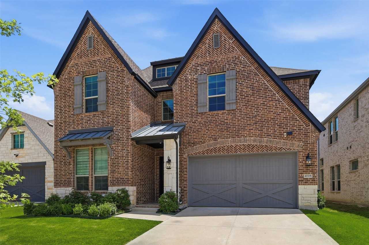 4728 Brockwell Dr - Photo 3 of 37