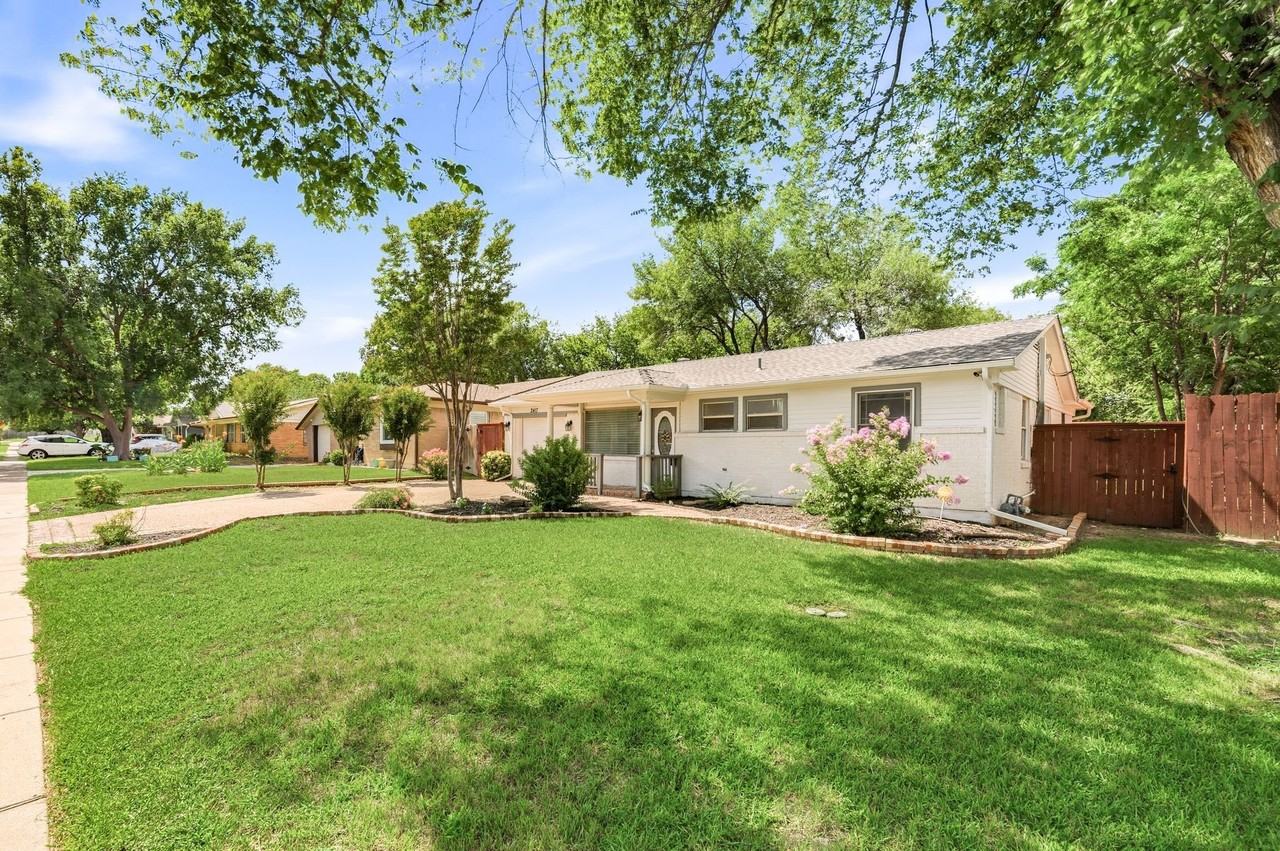2417 Muret St - Photo 2 of 33