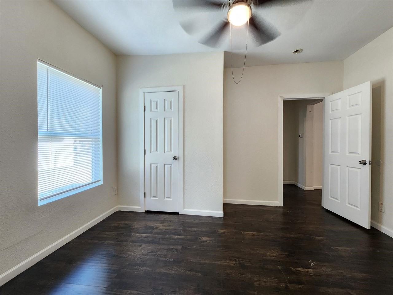 2545 Metropolitan Ave - Photo 2 of 7