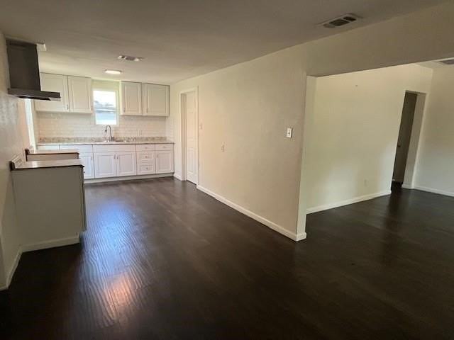 2545 Metropolitan Ave - Photo 3 of 7