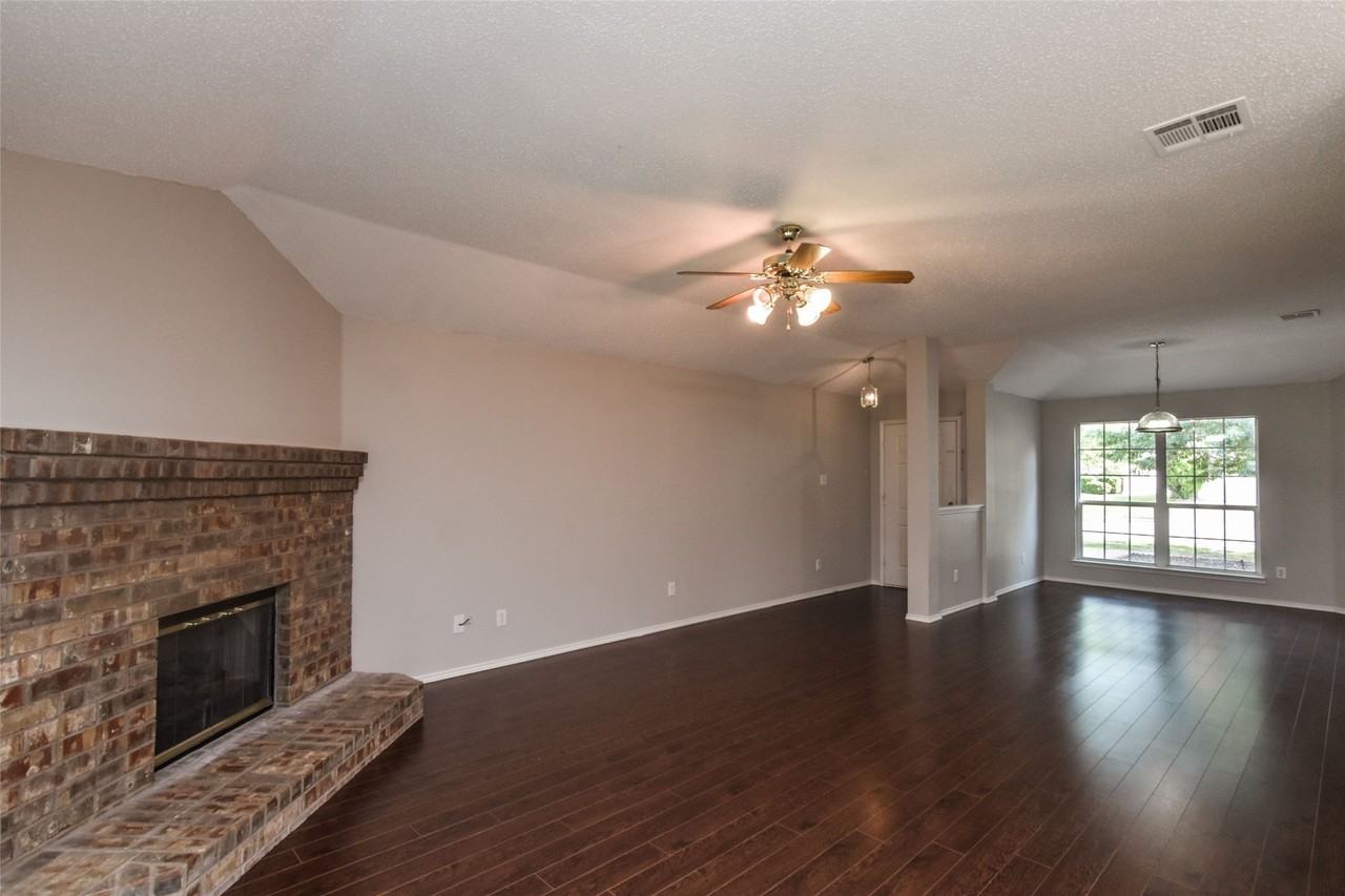2404 Glenhaven Dr - Photo 2 of 24