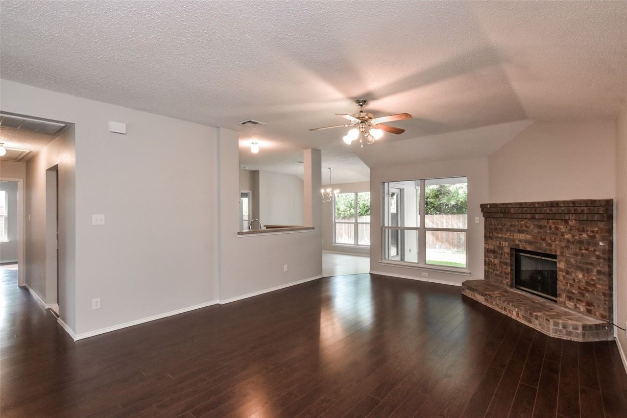 2404 Glenhaven Dr - Photo 3 of 24