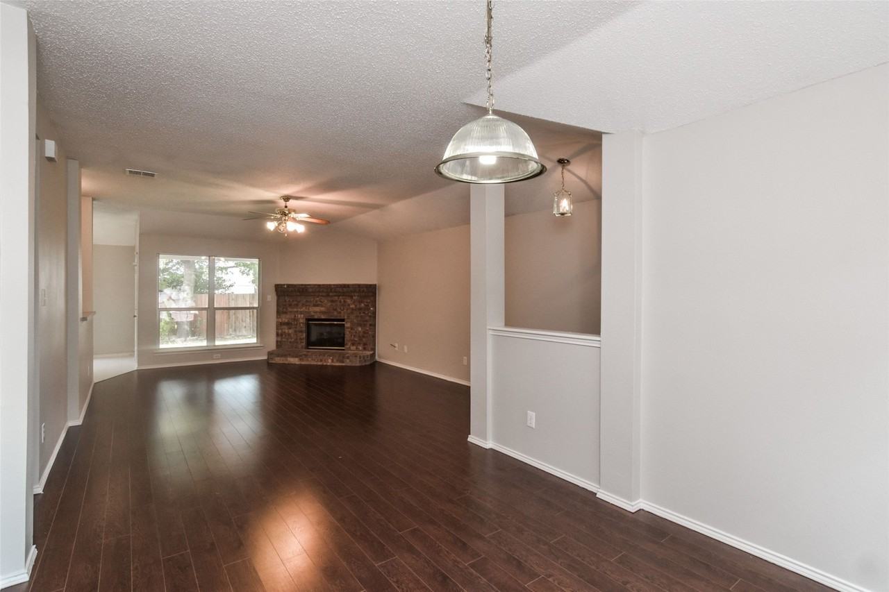 2404 Glenhaven Dr - Photo 4 of 24