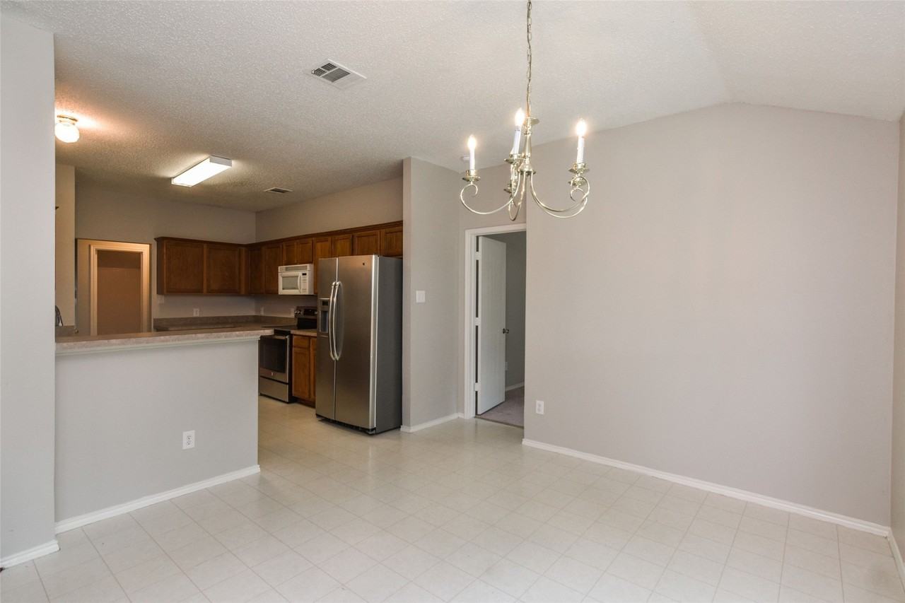 2404 Glenhaven Dr - Photo 7 of 24