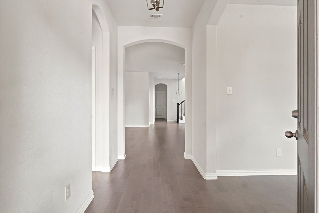 2036 Almassera Dr - Photo 3 of 24