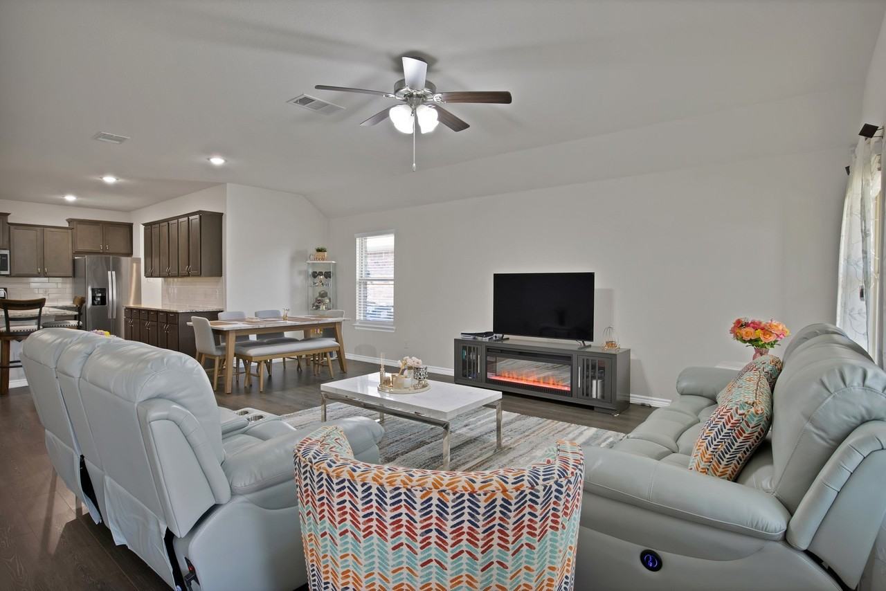 1107 Branding Iron Ln - Photo 3 of 22