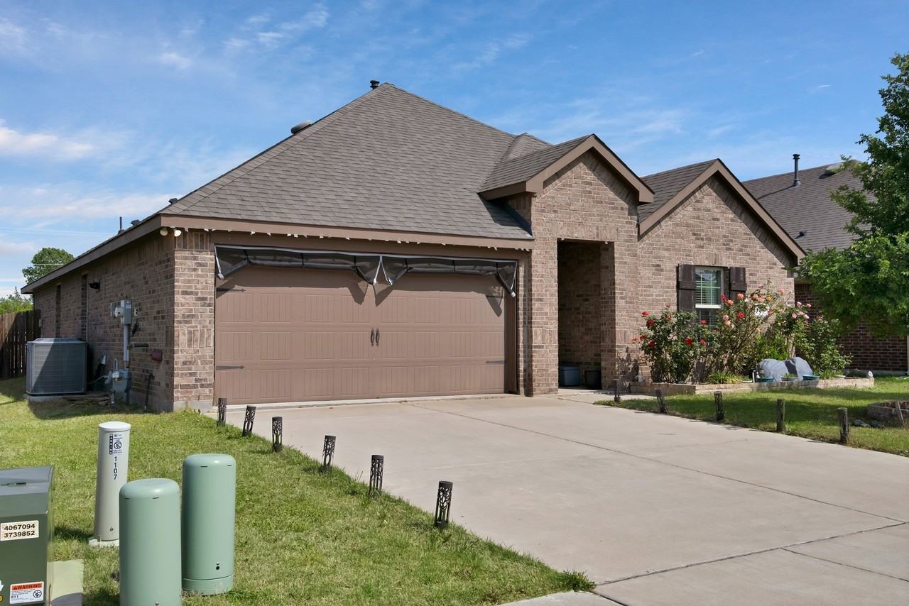 1107 Branding Iron Ln - Photo 4 of 22