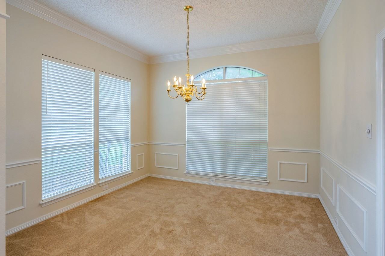 1304 Pagewynne Dr - Photo 5 of 23