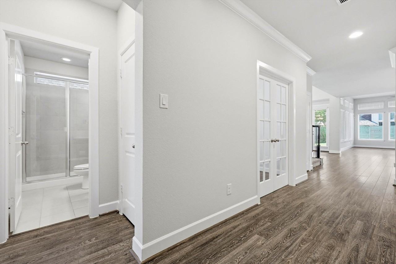 1113 15th St - Photo 5 of 39