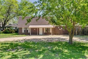 featured image of 626 Arawe Cir W