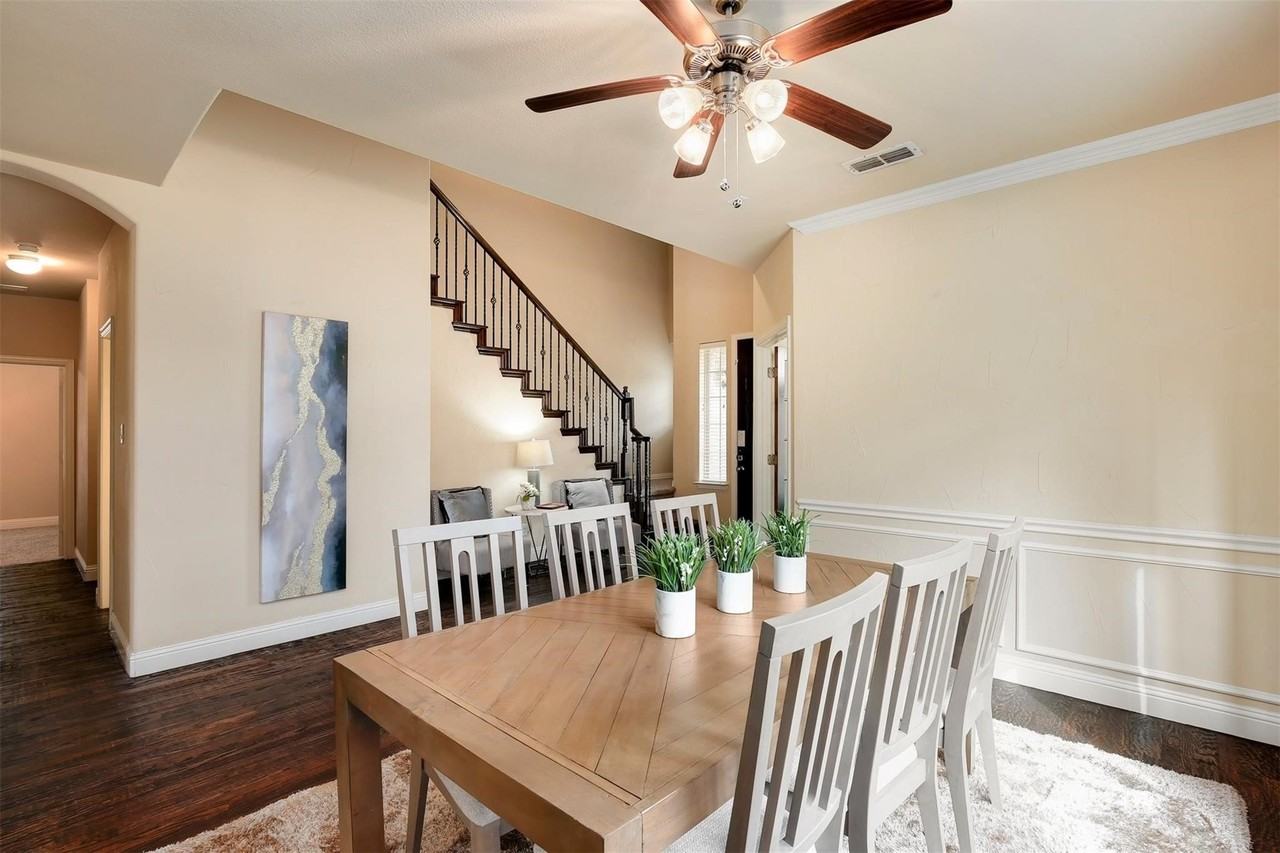 1087 Sahallee Dr - Photo 5 of 34