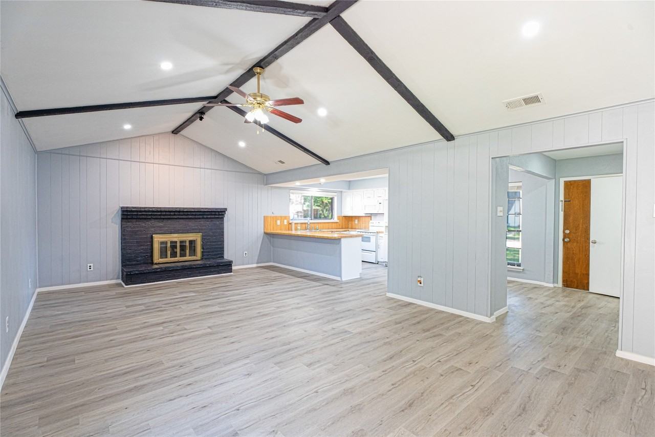 1506 Trowbridge St - Photo 7 of 16