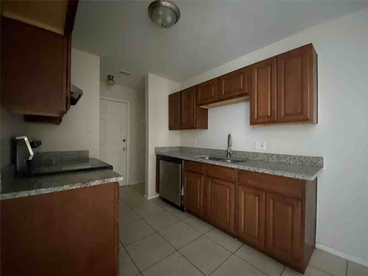 1816 Bessie St - Photo 4 of 31