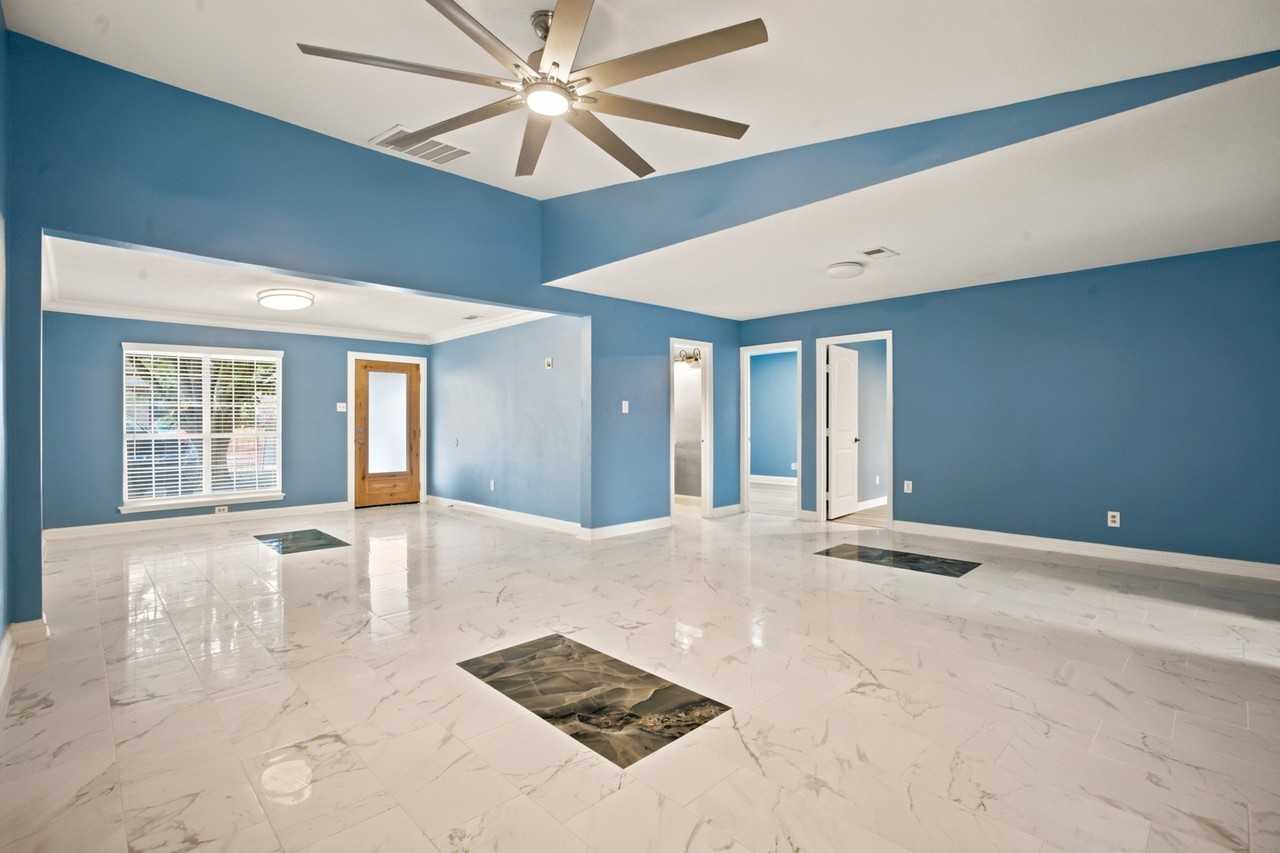 2016 Knollwood Ln - Photo 3 of 31