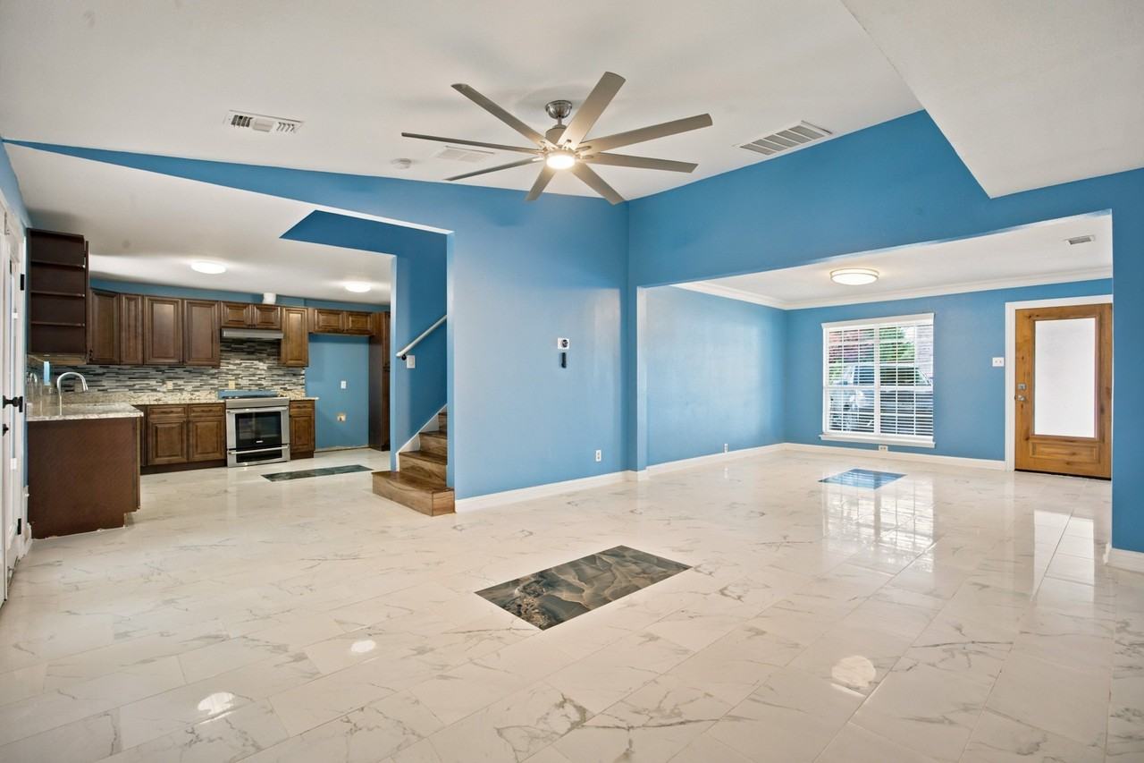 2016 Knollwood Ln - Photo 4 of 31