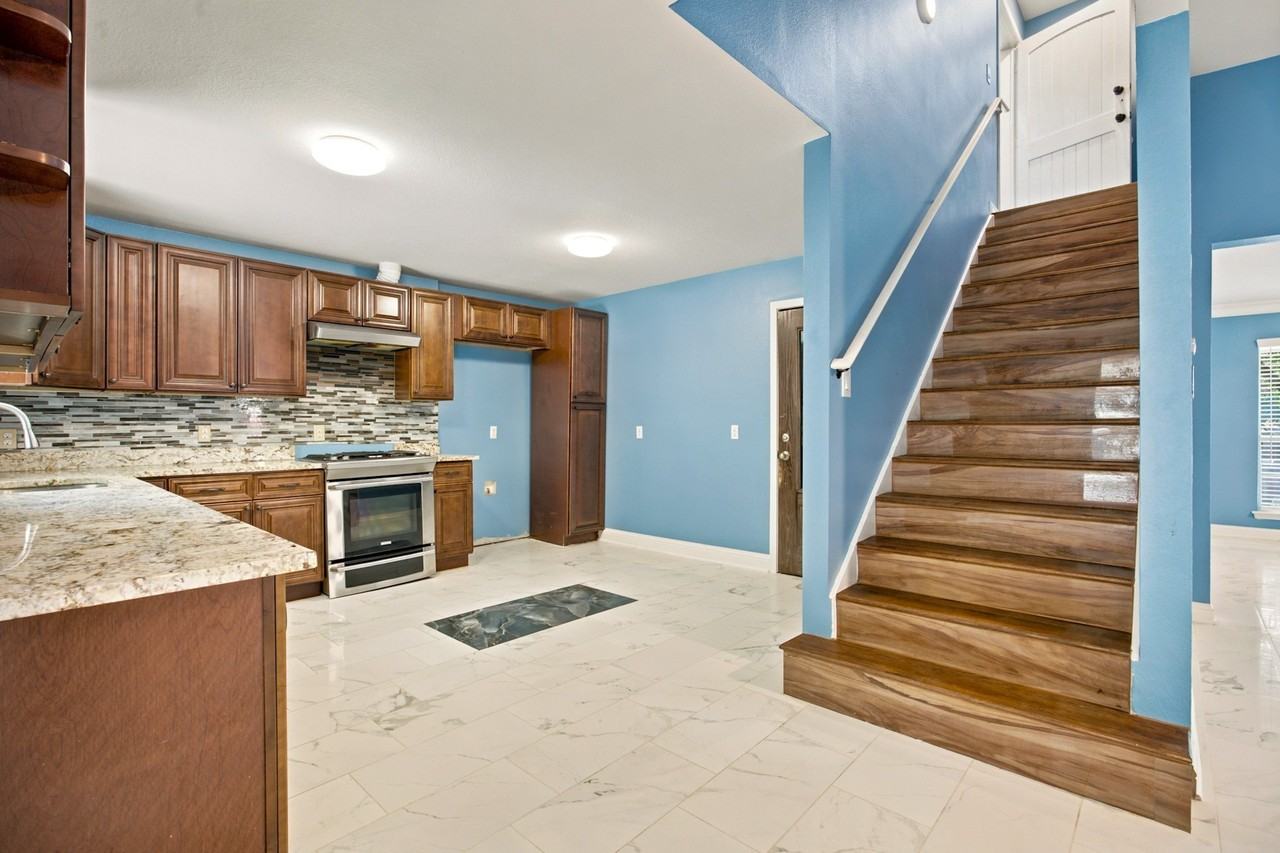 2016 Knollwood Ln - Photo 6 of 31