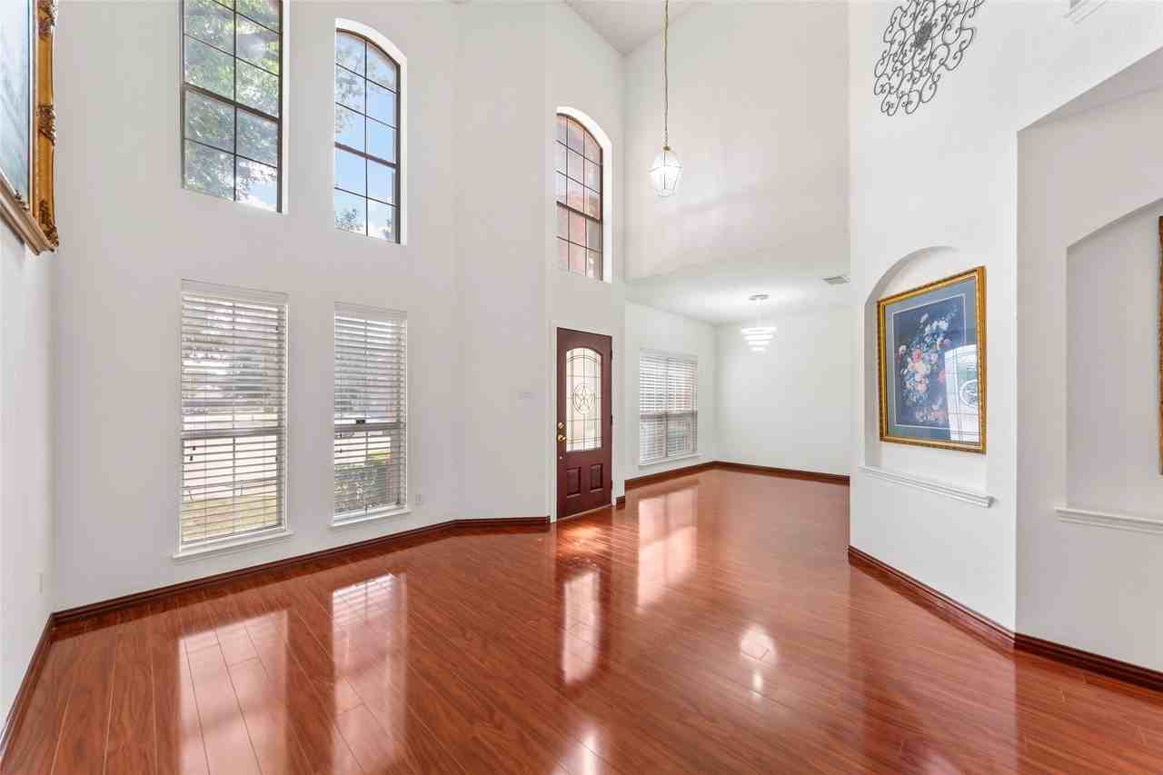 764 Whitman Pl - Photo 4 of 39