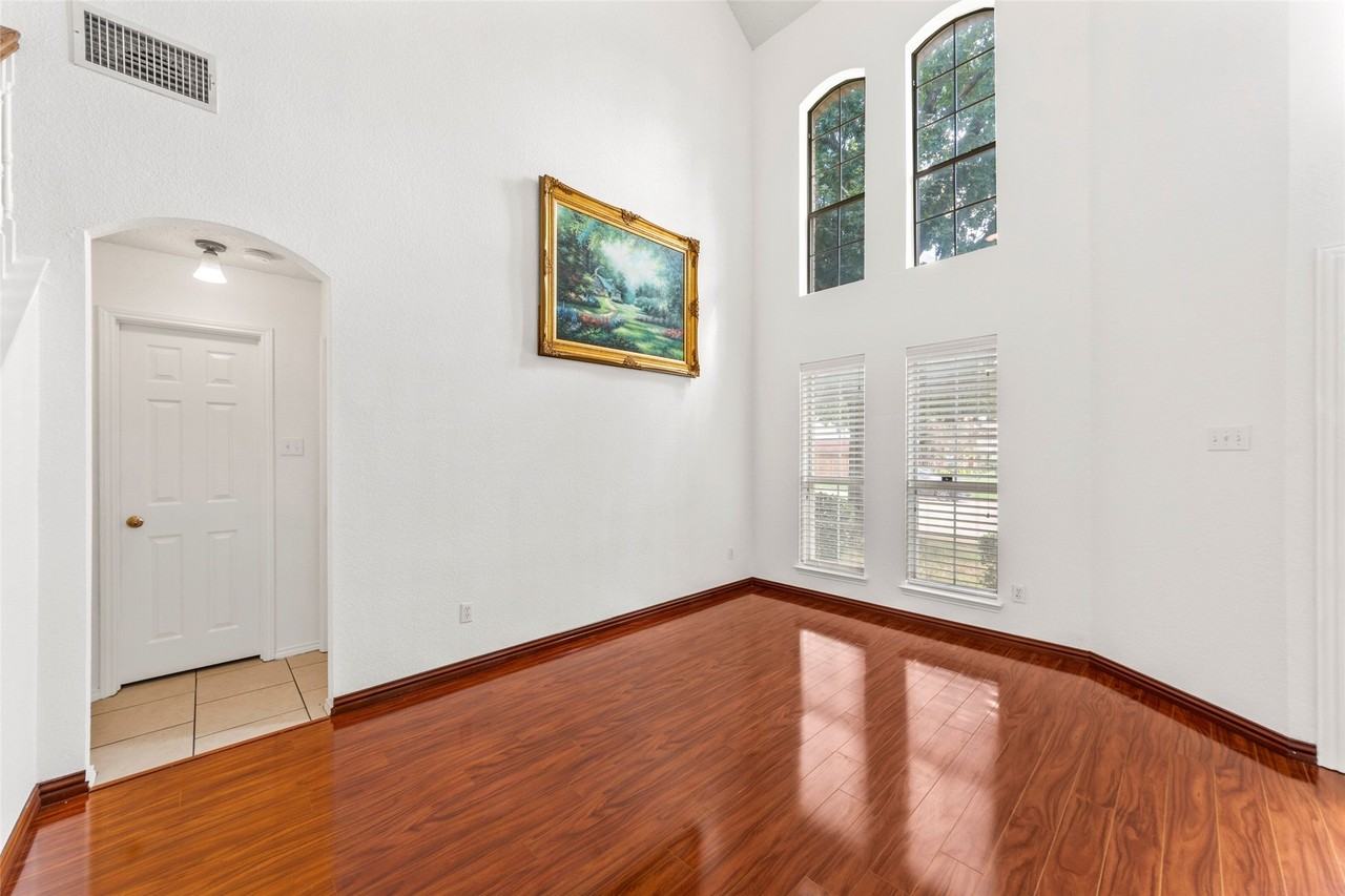 764 Whitman Pl - Photo 6 of 39