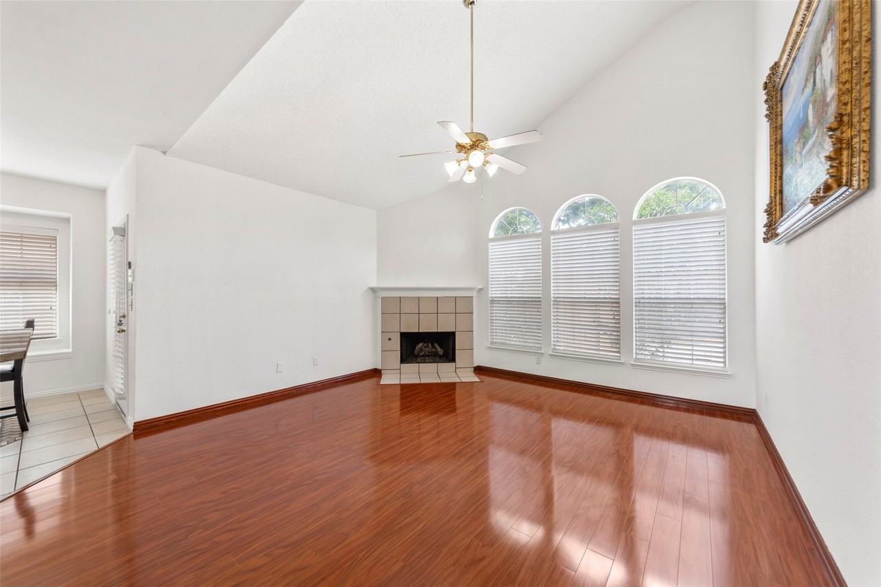 764 Whitman Pl - Photo 7 of 39