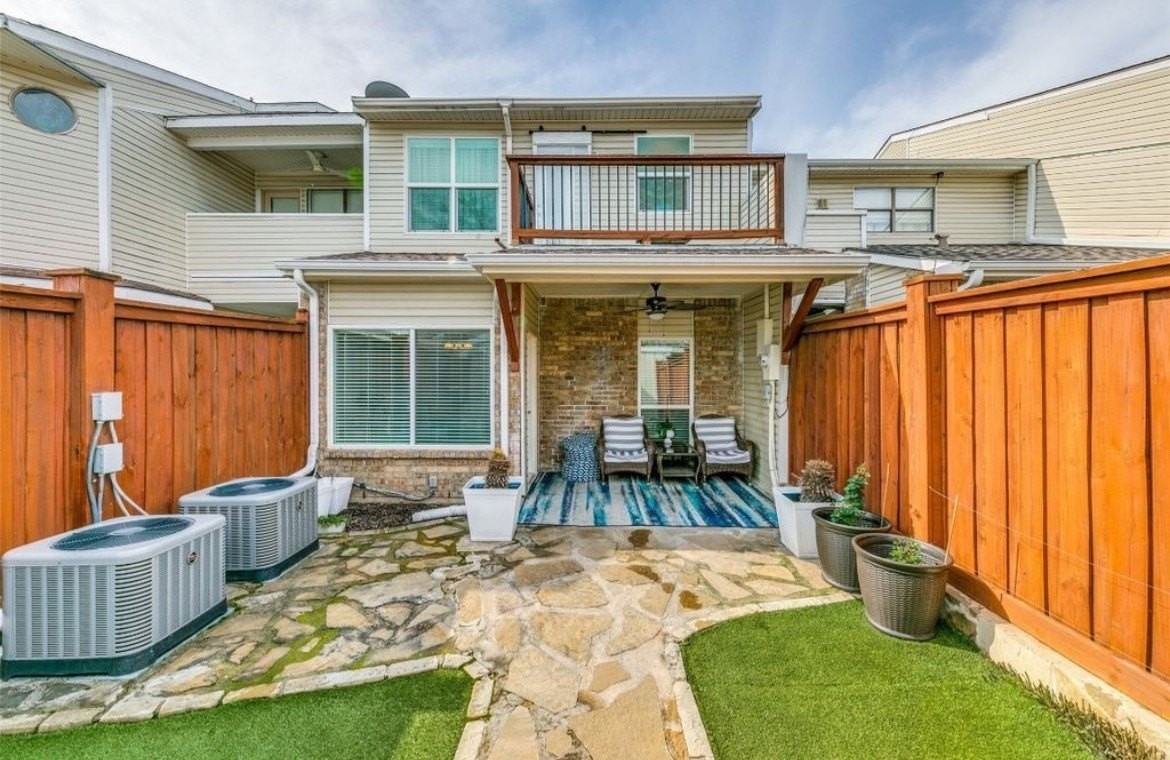 524 Josephine St - Photo 2 of 9