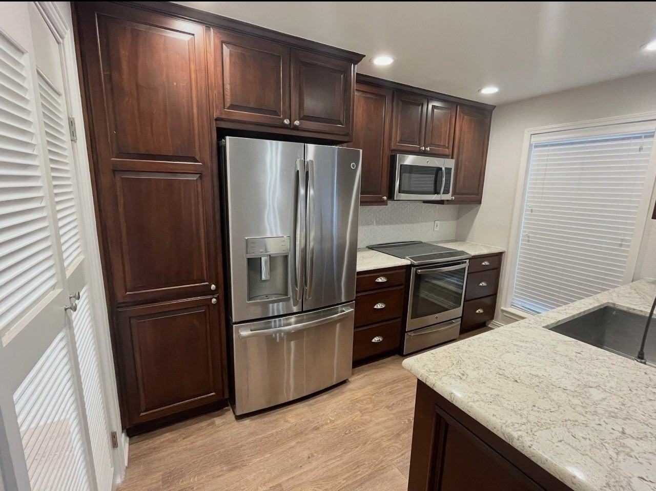 524 Josephine St - Photo 3 of 9