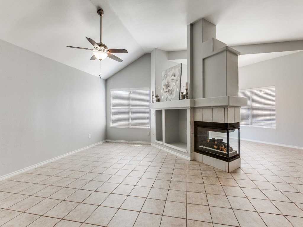 1305 Greenbriar Ln - Photo 4 of 12